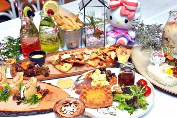 Hello Kitty Orchid Garden 1