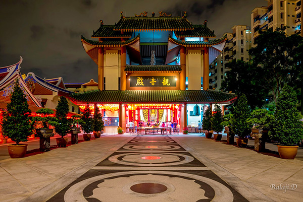 nhung ngoi chua noi tieng 4