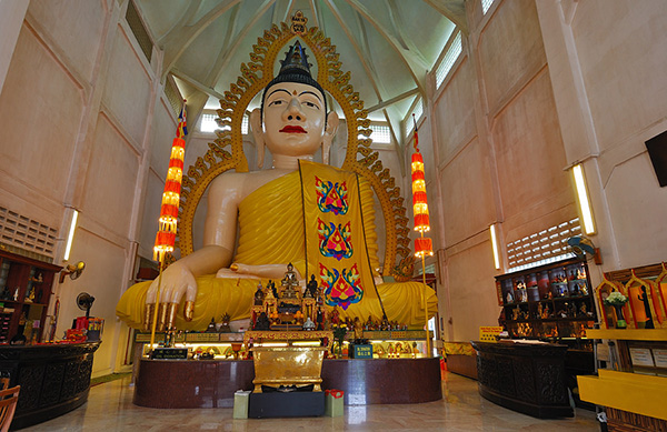nhung ngoi chua noi tieng 6