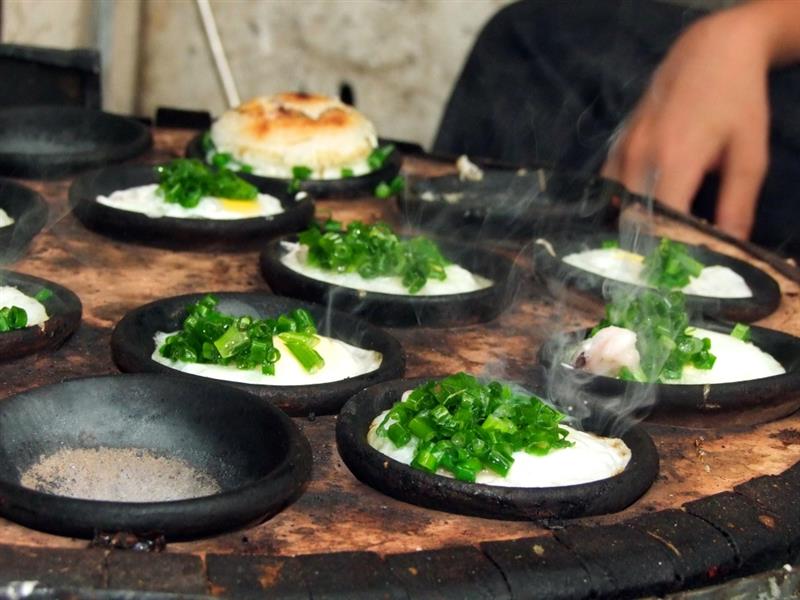 Bánh căn Việt sang Singapore dự lễ hội ẩm thực đường phố